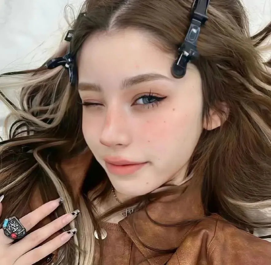 开局天降女帝我靠科学横扫修仙